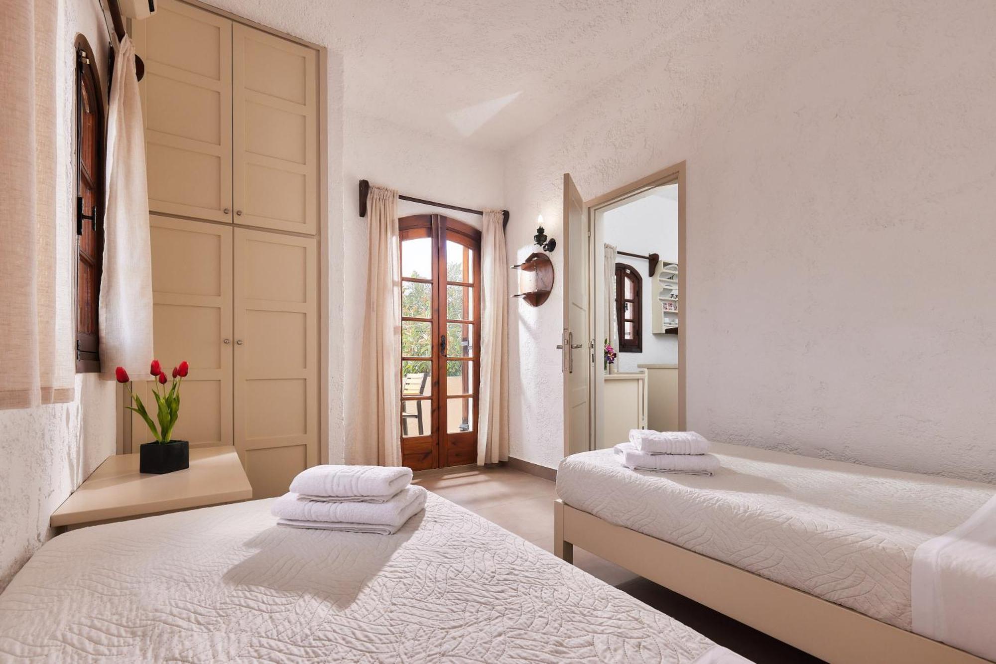Mila Malia Studios Hotel Exterior photo