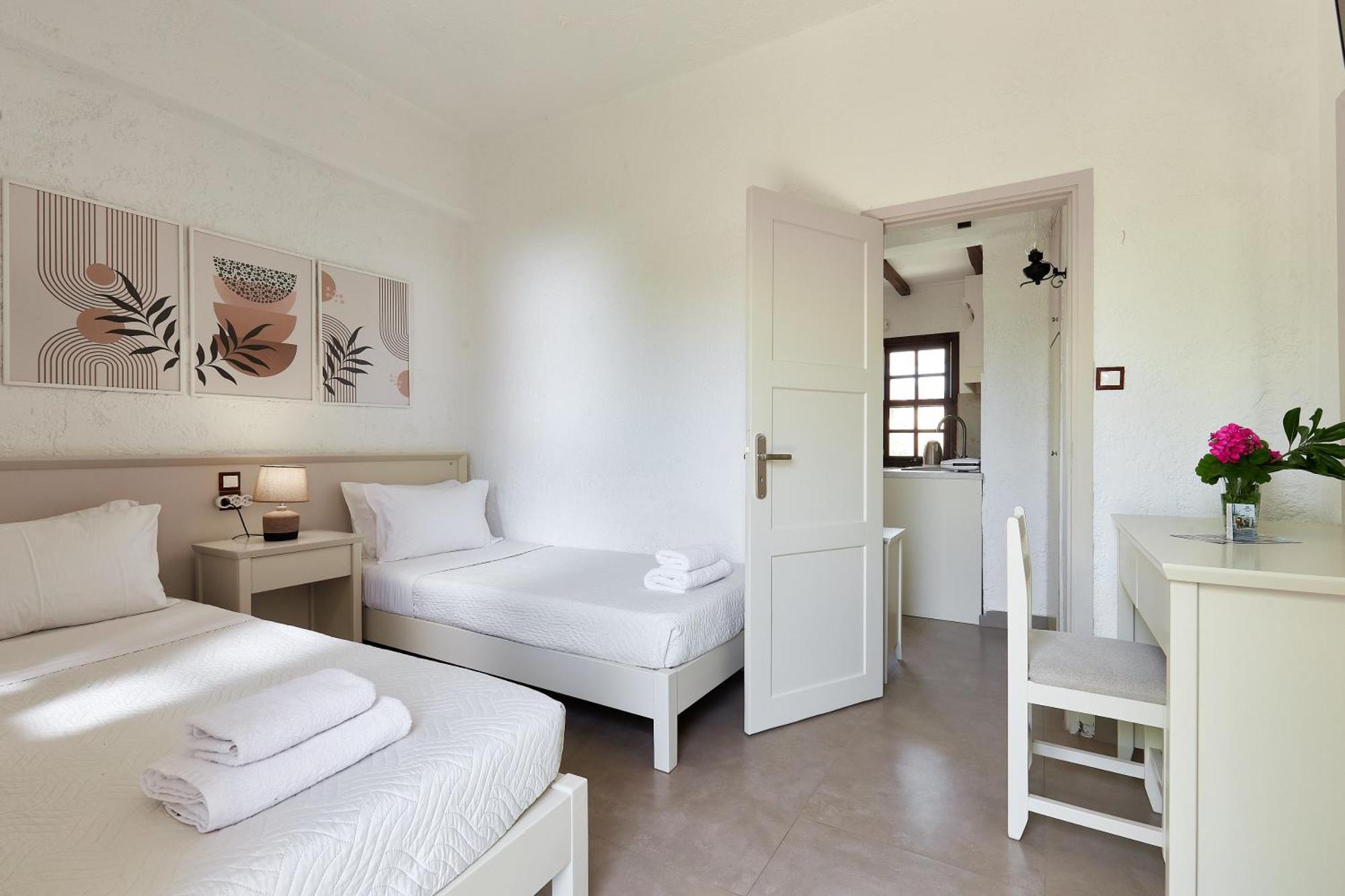 Mila Malia Studios Hotel Exterior photo